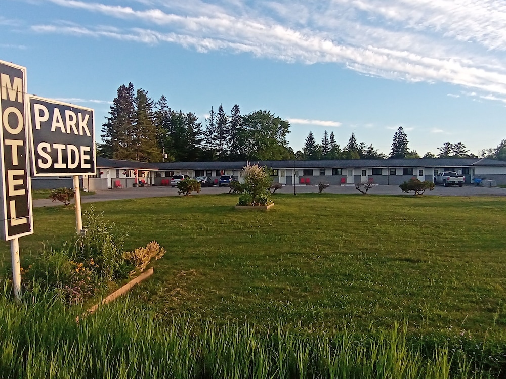 Park Side Motel in Peterborough, Canada