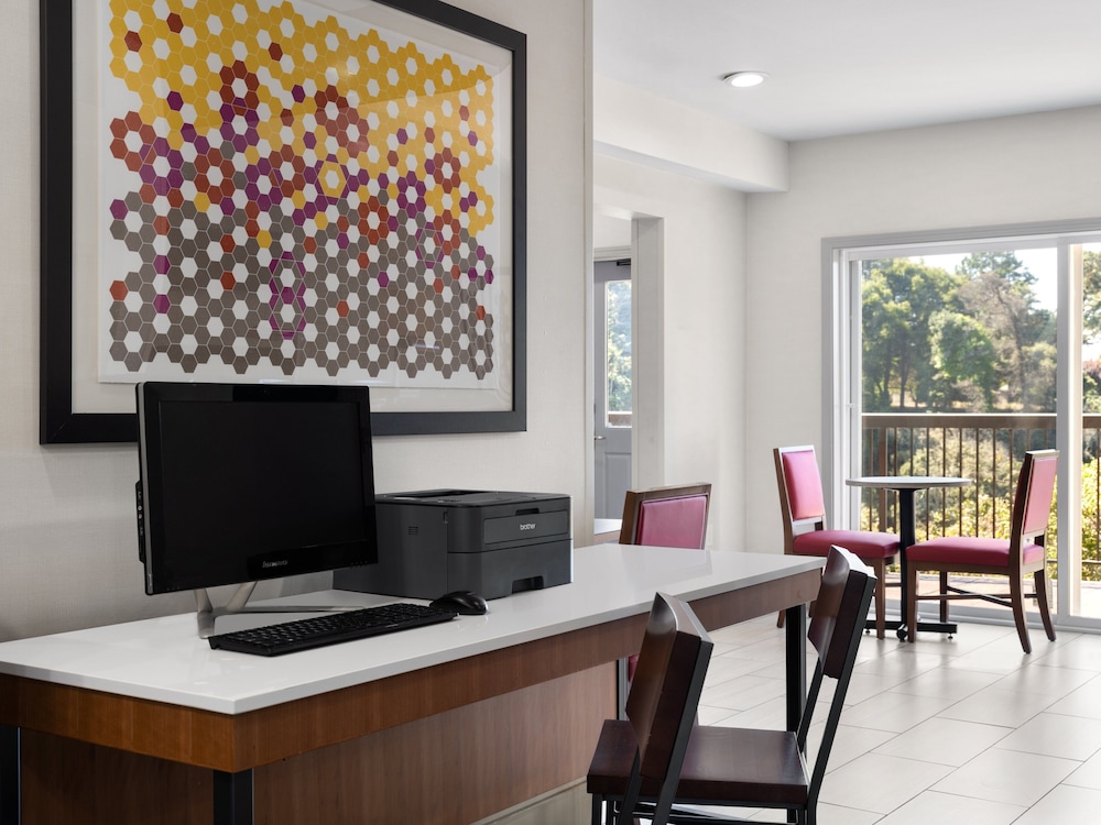 Holiday Inn Express Ft Bragg by IHG - photo 36