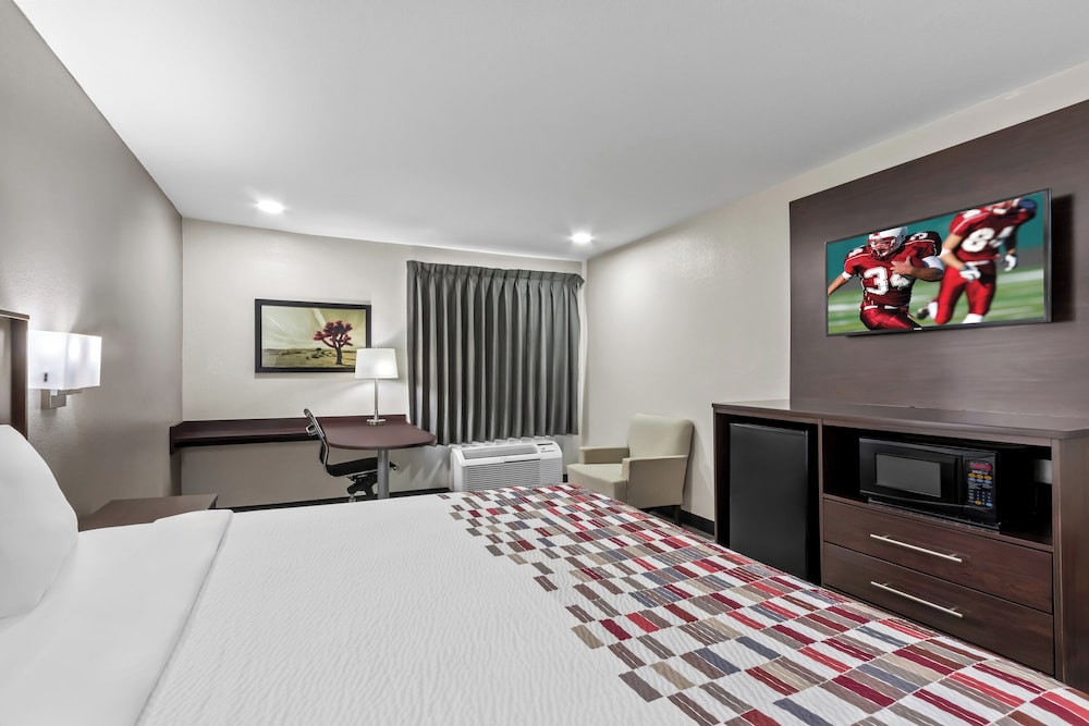 Red Roof Inn Phoenix North I 17 at Bell Rd - photo 11