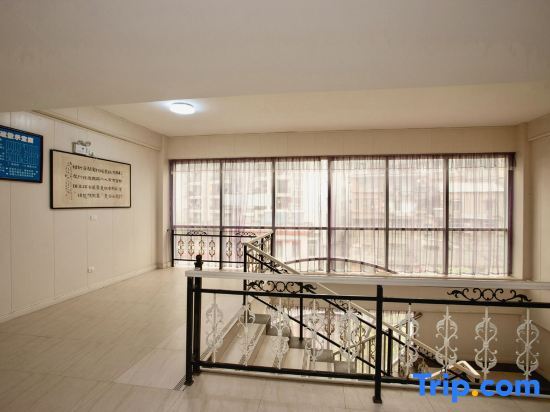 Changyang New Era Business Hotel — Yichang