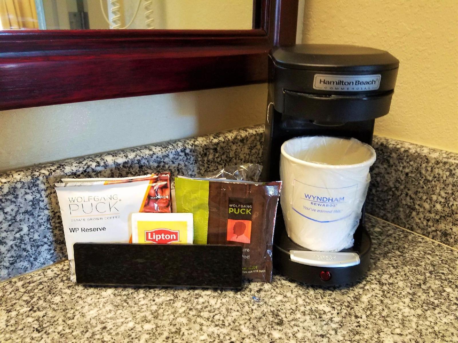 Days Inn and Suites by Wyndham Clermont - photo 17