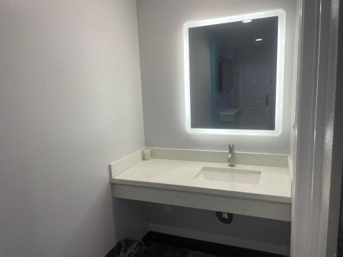 La Palma Motel - photo 16