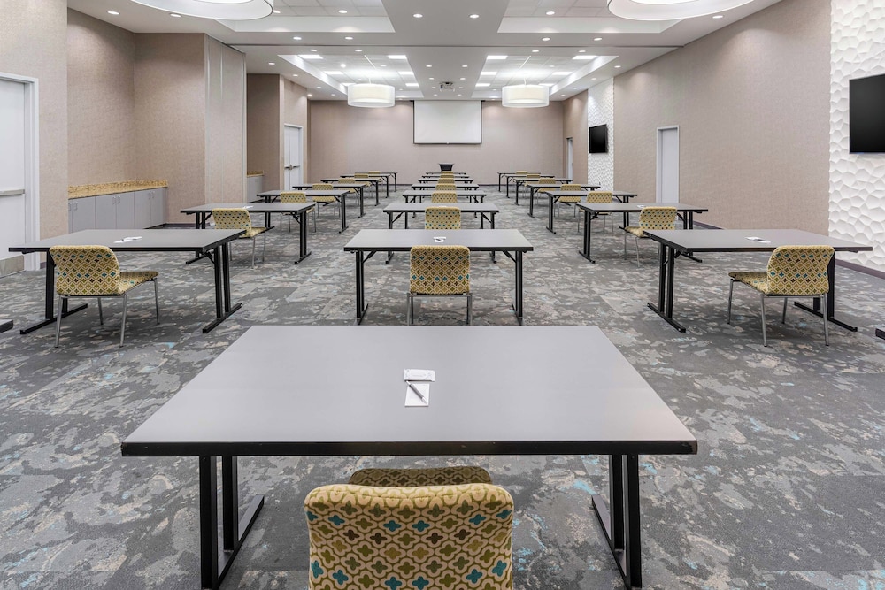 Aloft Jacksonville Tapestry Park - photo 33