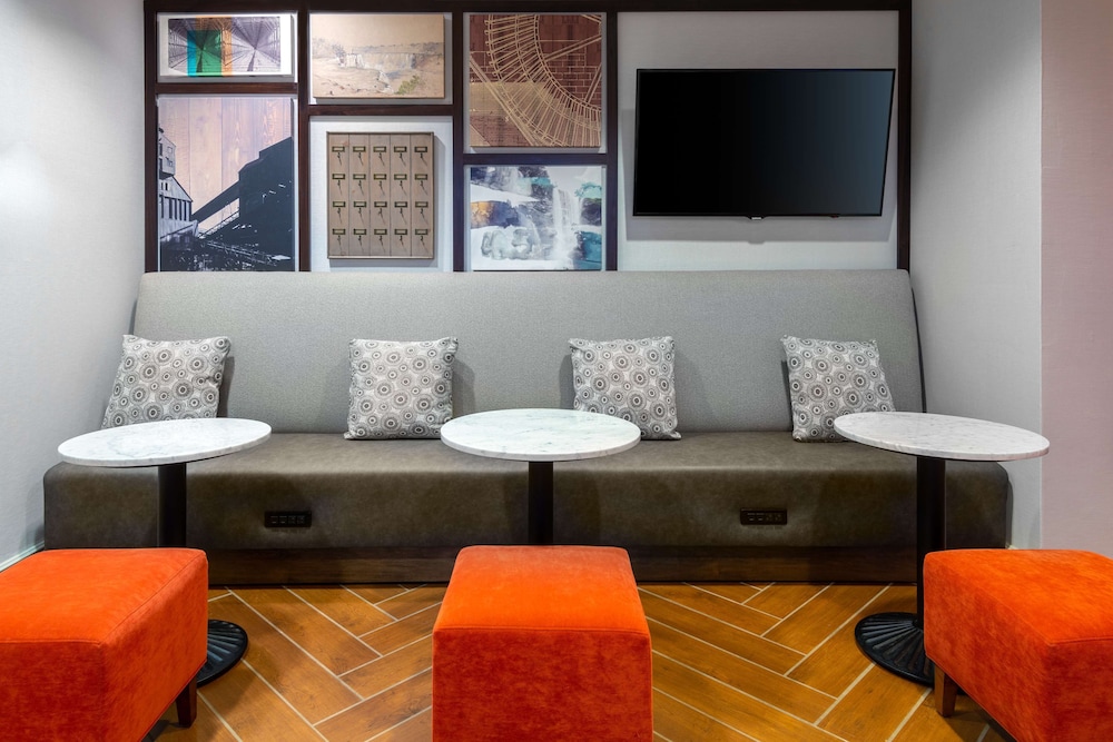 Hampton Inn Buffalo Williamsville - photo 3