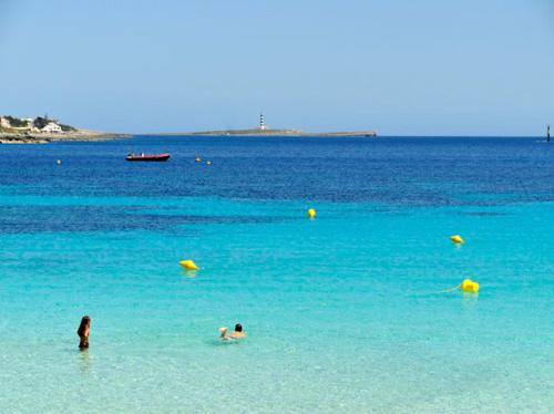 Casa Este Semi Detached 2 Bedroom Villa Great For Smaller Groups — 4-Star Luxury Hotel in Alaior, Spain