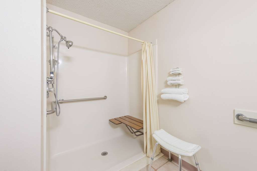Super 8 by Wyndham Jerseyville - photo 11