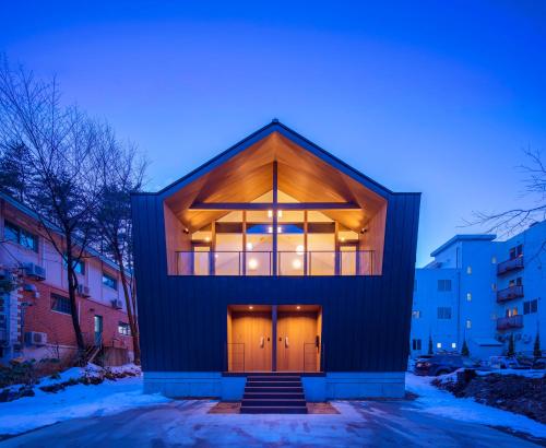 Hakuba White Fox Chalet — 4-Star Luxury Hotel in Hakuba, Japan