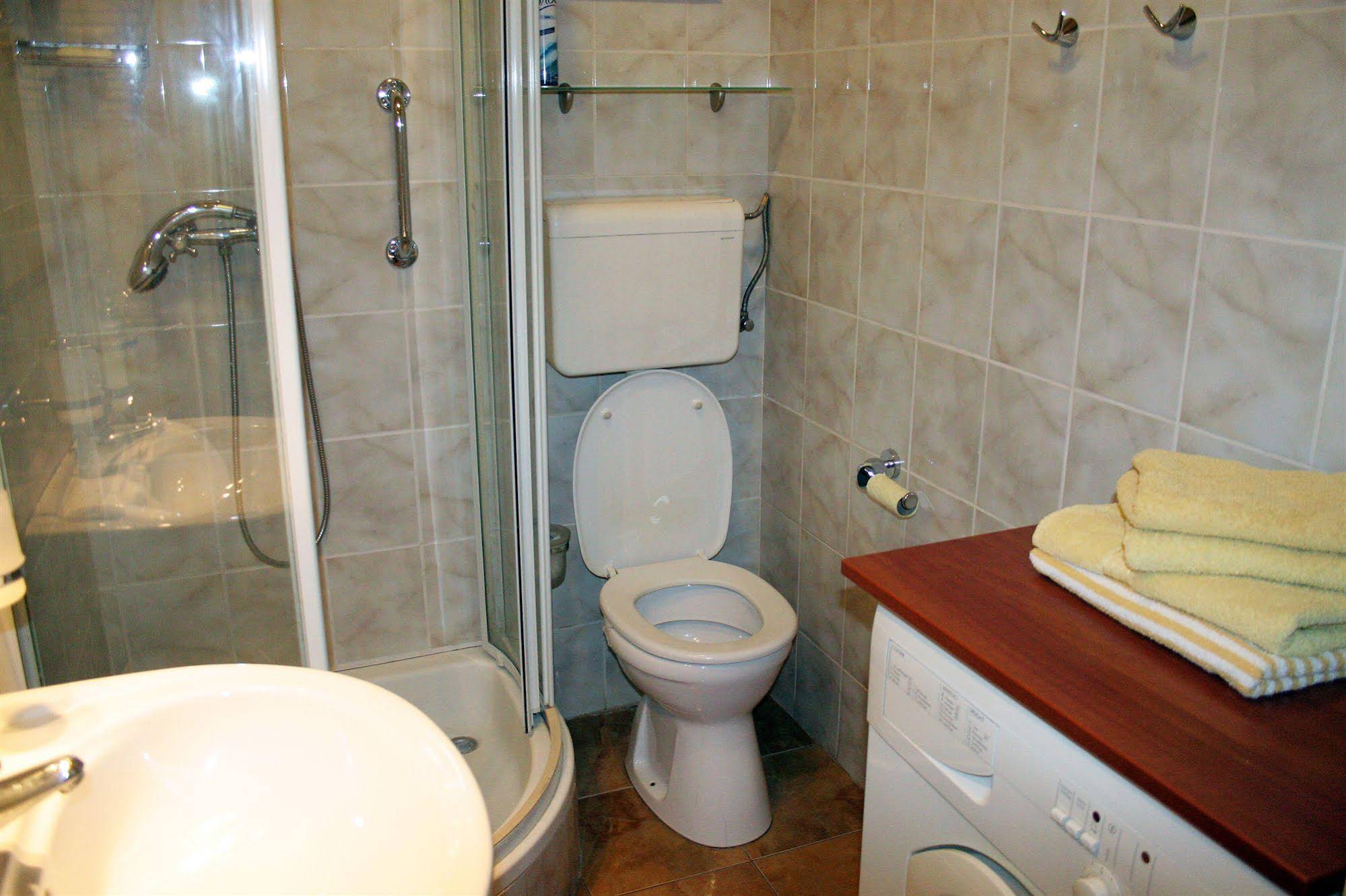 Central Holiday Apartments — 4-Star Luxury Hotel in Budapest, Hungary