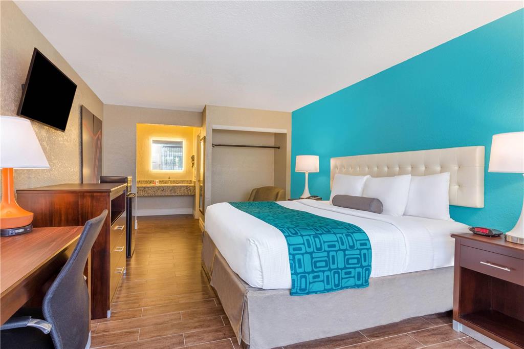 Howard Johnson by Wyndham Lakeland - photo 17