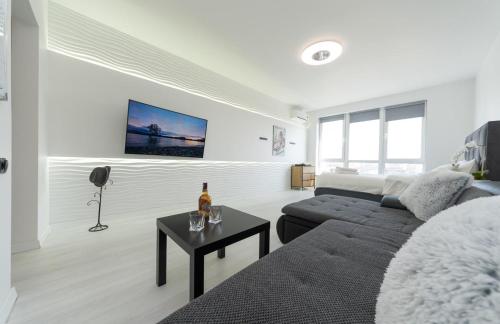 Nikira apartment 52 Obolon metro Minsk — 4-Star Luxury Hotel in Kyiv, Ukraine