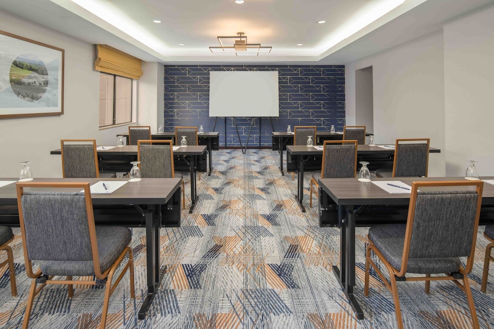 DoubleTree by Hilton San Francisco Airport - photo 64