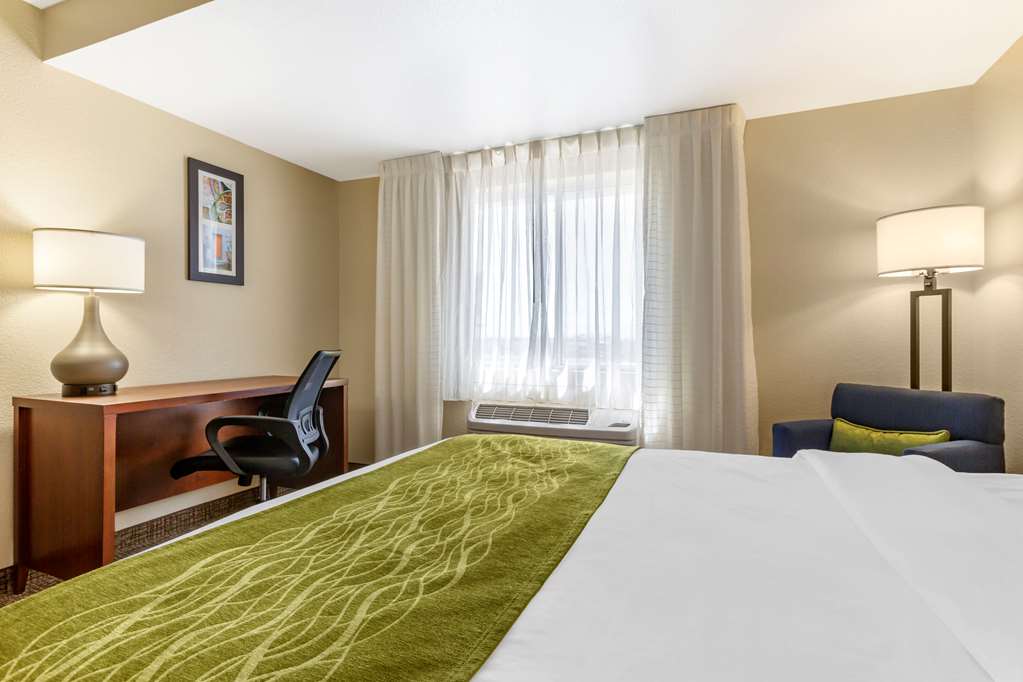 Comfort Inn & Suites Phoenix North Deer Valley - photo 15