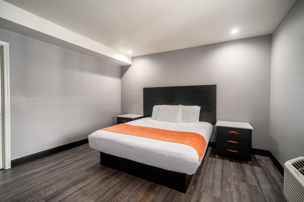 Lyfe Inn & Suites By Aga Lax Airport - photo 17