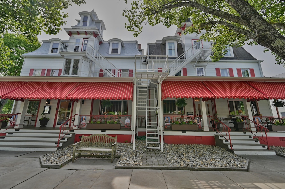 Tom Quick Inn - photo 87