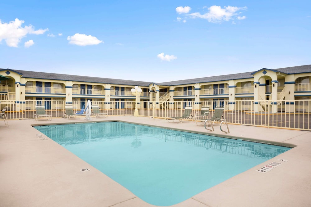 Travelodge by Wyndham Killeen Fort Hood - photo 18