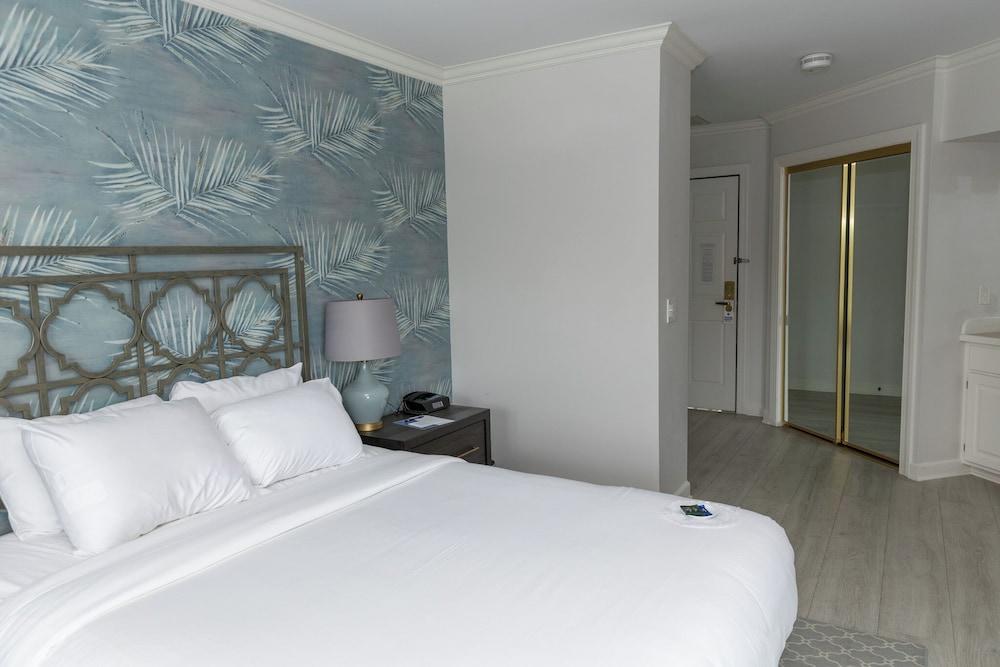 The Geneva Inn - photo 25