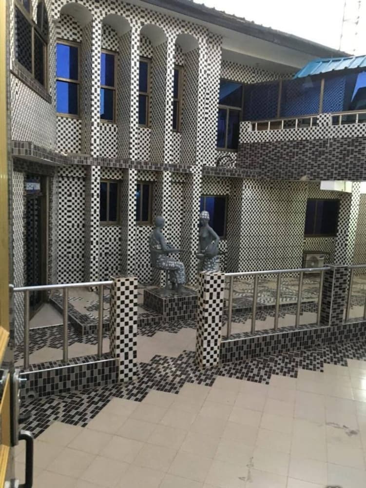 Image Classic Hotel - carbon neutral hotel in Accra