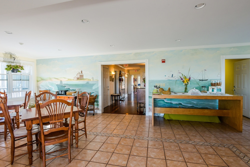 Payne's Harbor View Inn - photo 51