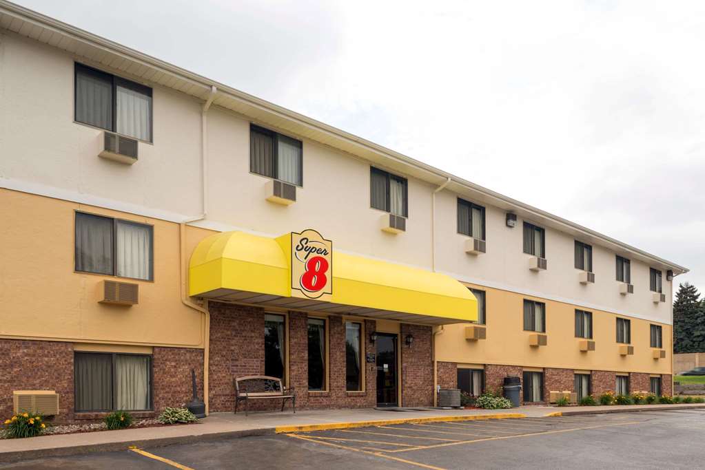 Super 8 by Wyndham Omaha NE - photo 3
