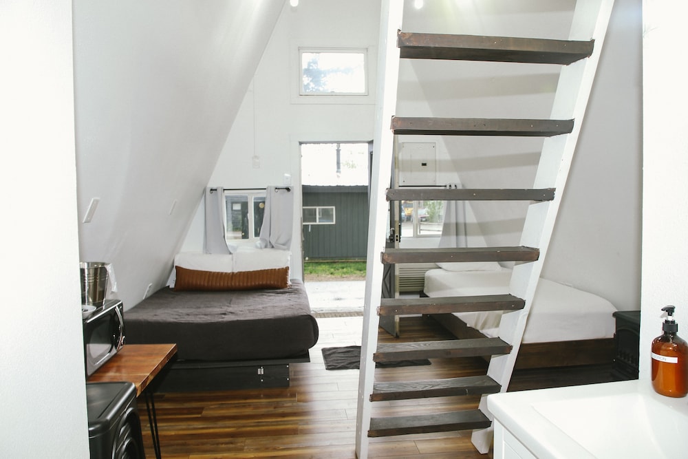 Trailhead Cabins & Lodging - photo 16