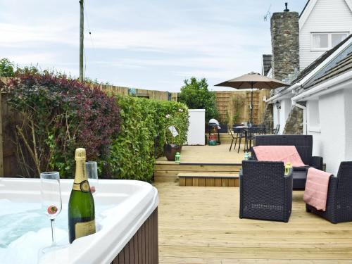 Bwthyn Bwlford - carbon neutral hotel in Johnston