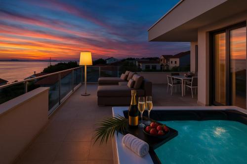 Four Seasons Vrsi Villas Zadar Heated Pool & Jacuzzi — 4-Star Luxury Hotel in Vrsi, Croatia