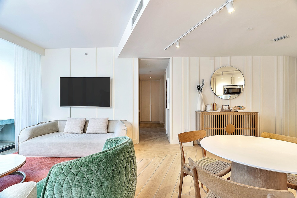 Private Residences at W SoBe by LRMB - photo 14