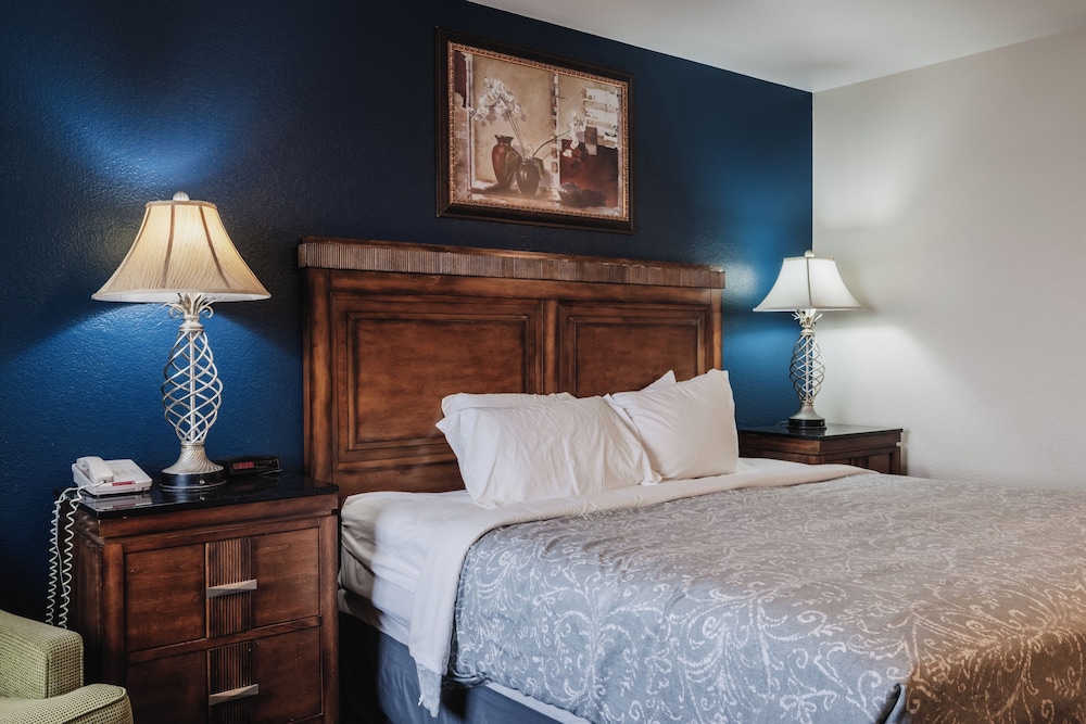 Water Front Inn - photo 22