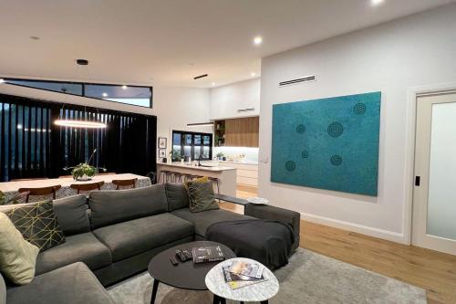 Resort Style Home CBD Wagga in Wagga Wagga, Australia