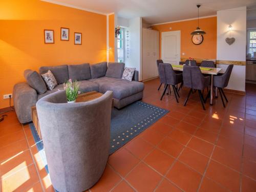 Feriendorf Rugana Komfort Appartement mit 2 Schlafzimmern und Terrasse C05 — 4-Star Luxury Hotel in Dranske, Germany