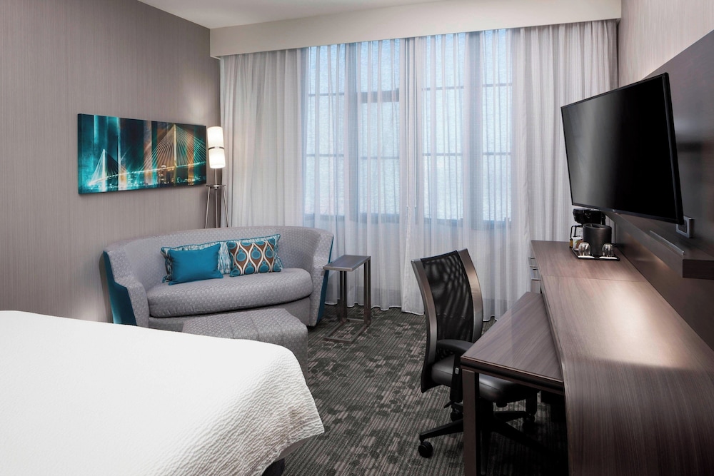 Courtyard by Marriott Omaha Downtown - photo 8