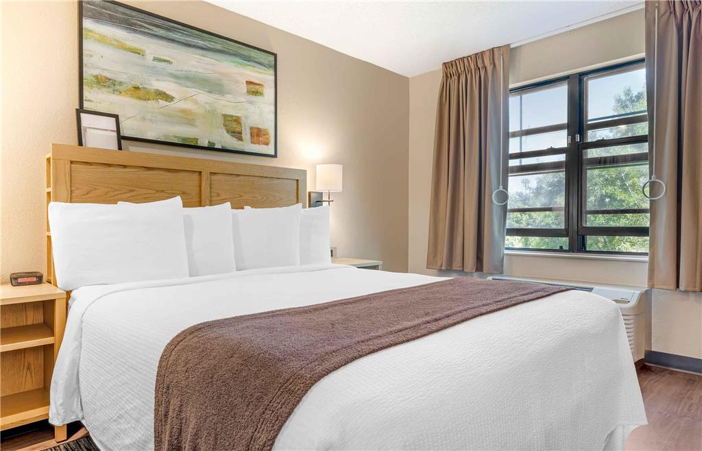 Extended Stay America Suites Carlsbad Village by the Sea - photo 12