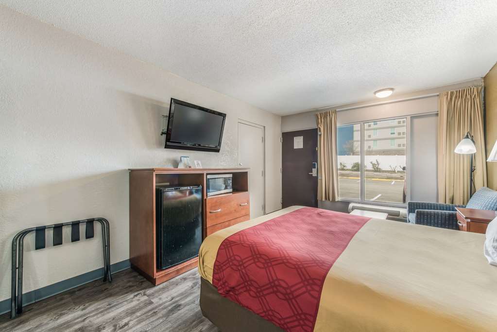 Econo Lodge Salisbury South - photo 27