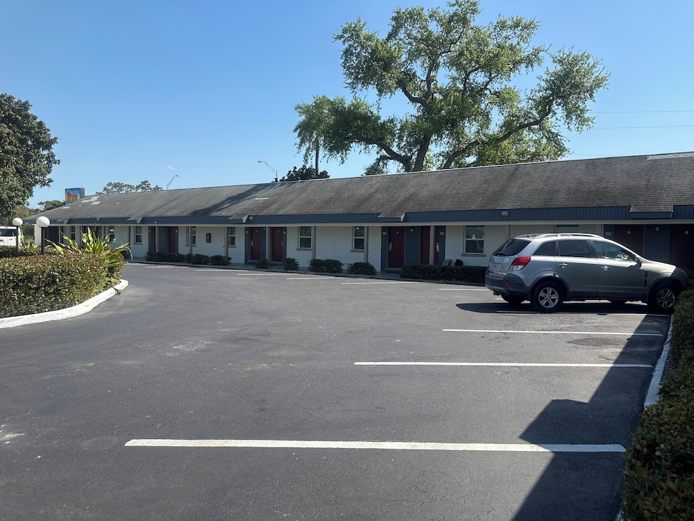 Tropical Palm Motel — hotel in North Fort Myers