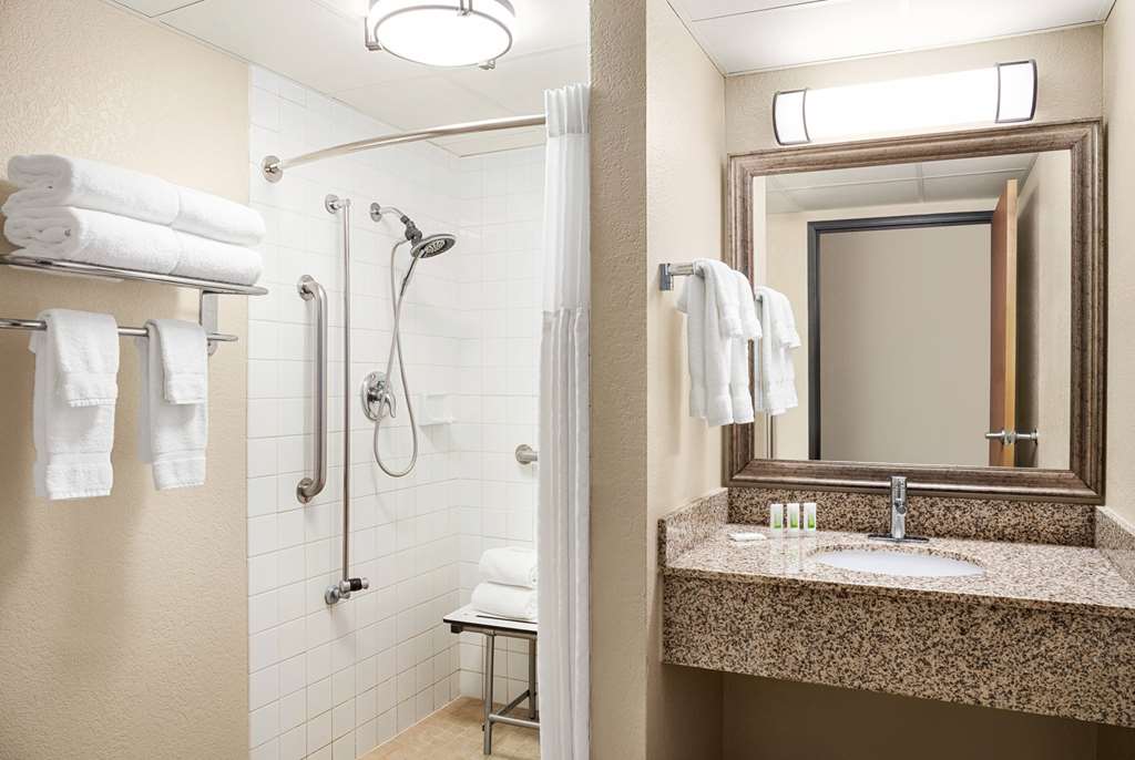 AmericInn by Wyndham Roseau - photo 34