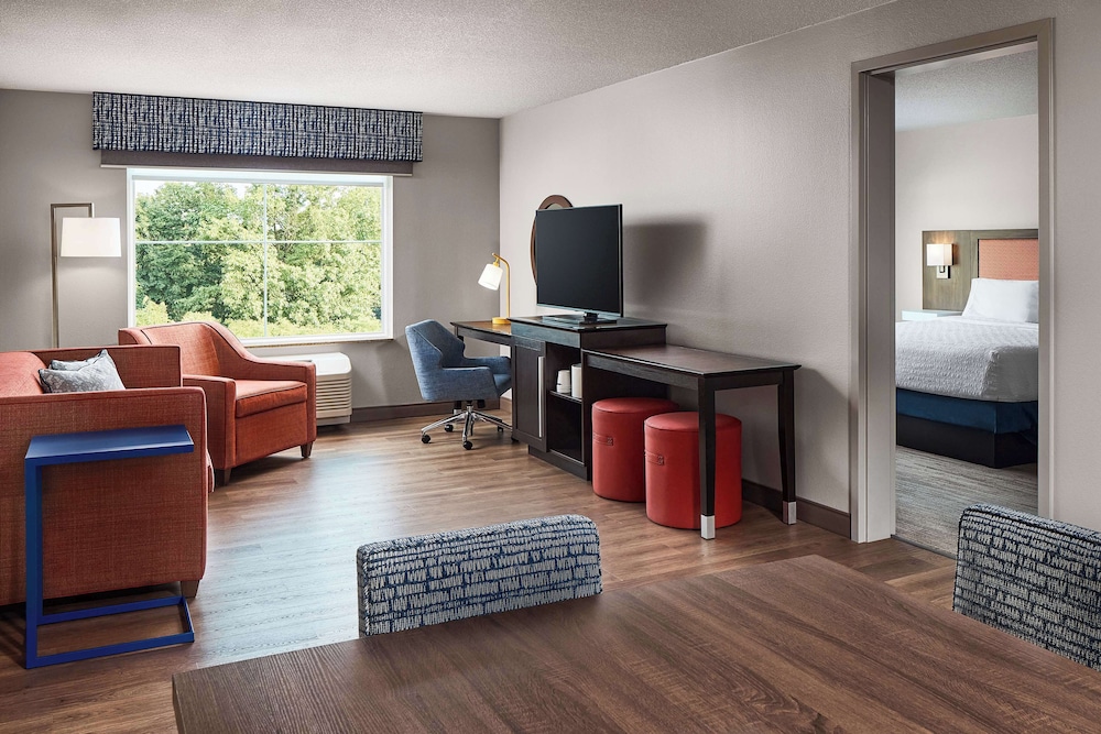 Hampton Inn & Suites Hershey Near The Park - photo 11