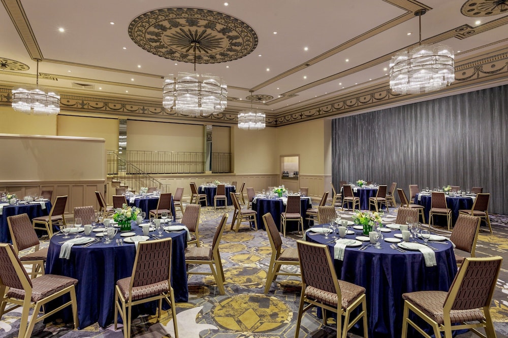 Sheraton Commander Hotel - photo 53