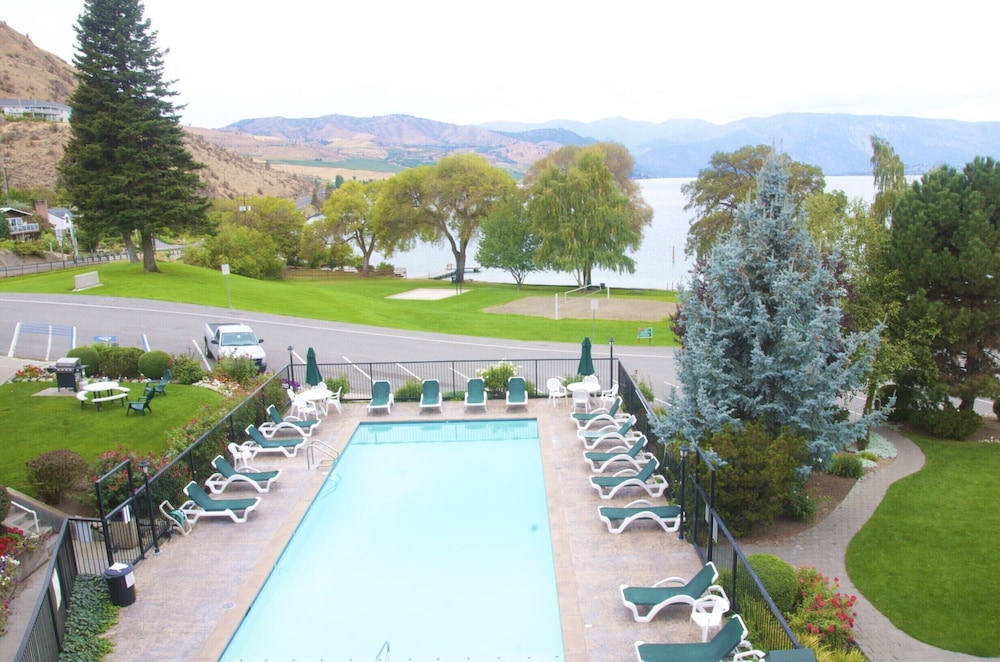 Lakeside Lodge And Suites - photo 17