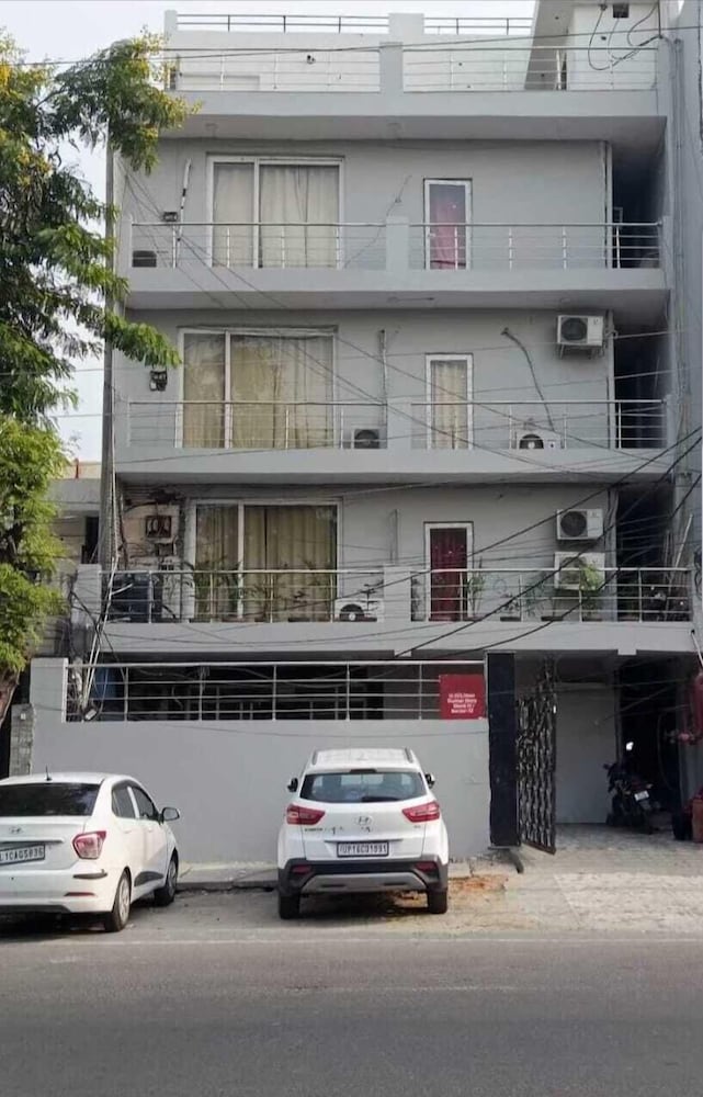 Hotel Sunrise - last minute hotel in Noida