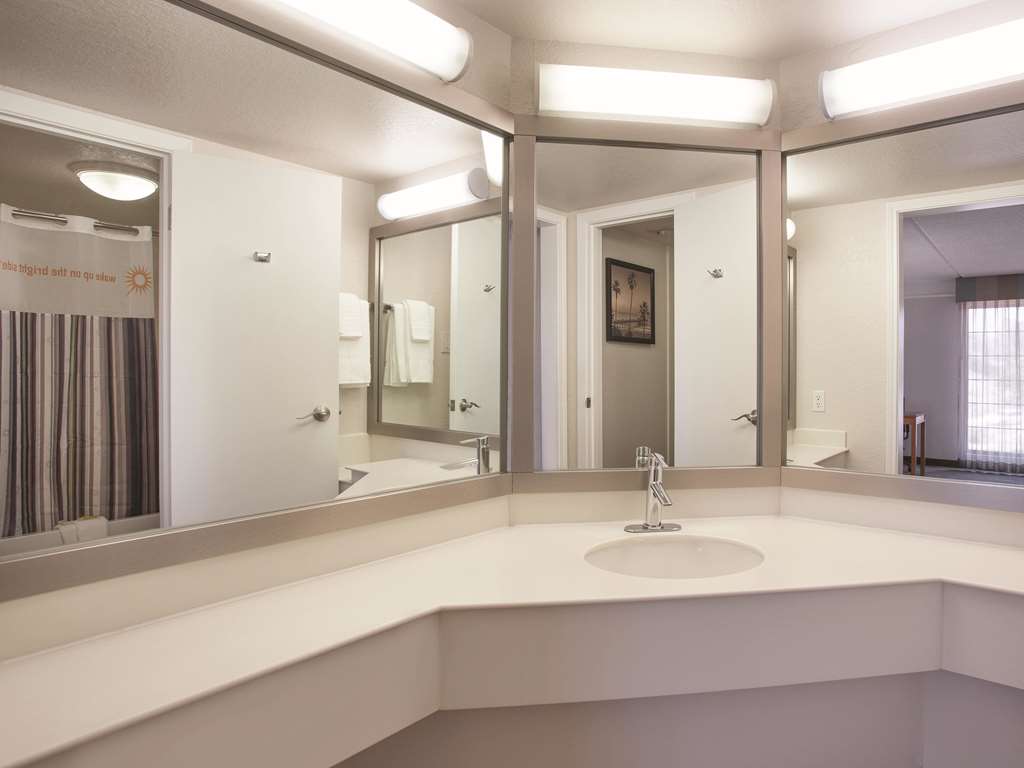 La Quinta Inn by Wyndham San Diego Chula Vista - photo 20