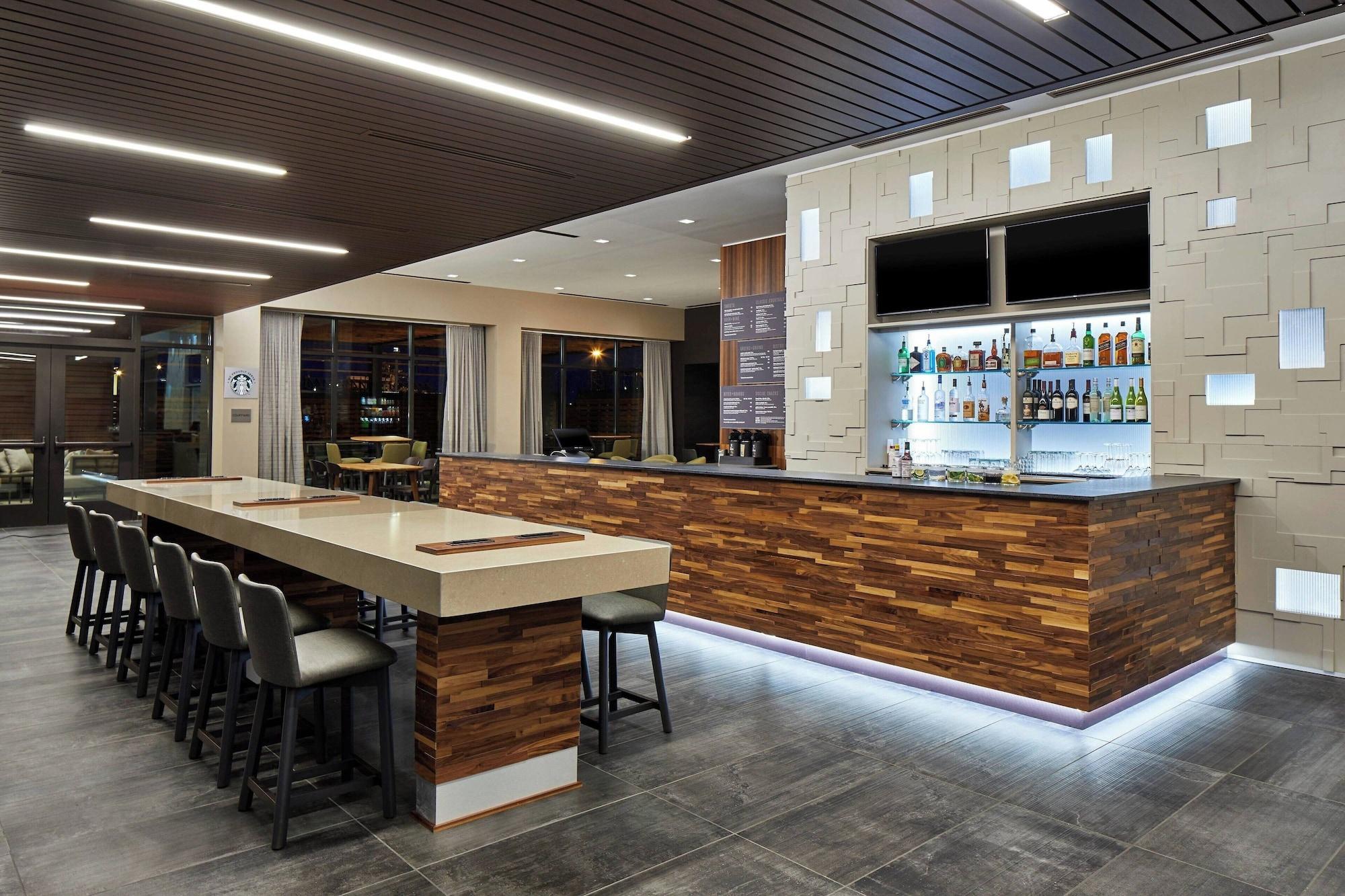 Courtyard by Marriott Baltimore Downtown McHenry Row - photo 26