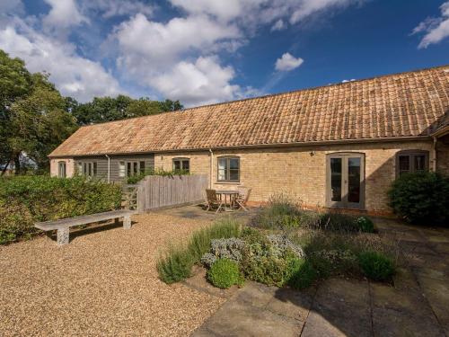 Alice Cottage — 5-Star Luxury Hotel in Kettering, United Kingdom