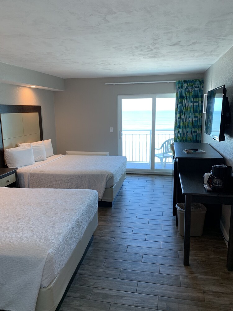 Boardwalk Inn and Suites - photo 16