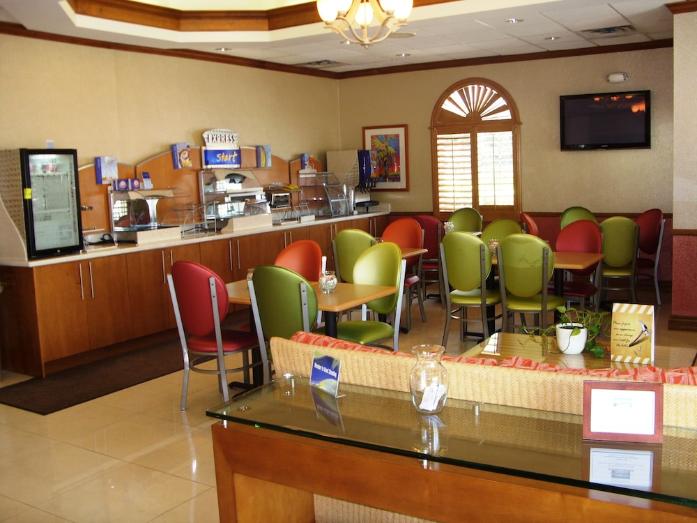 Holiday Inn Express North Palm Beach Oceanview by IHG - photo 66