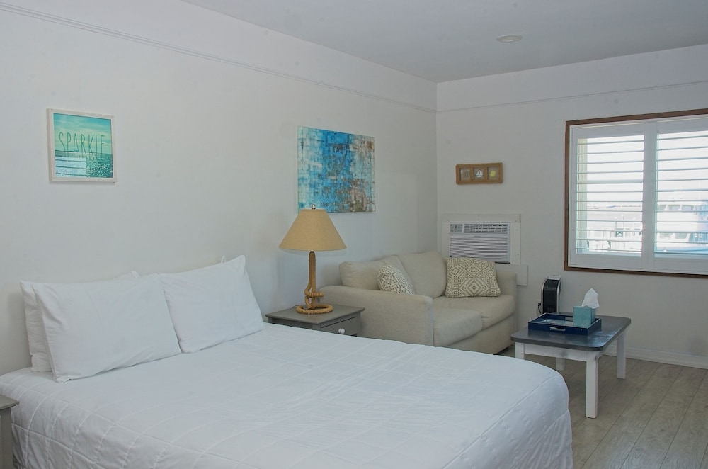 Vineyard Harbor Motel Private Beach - photo 159