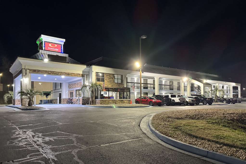 Econo Lodge Inn & Suites Georgia - photo 3