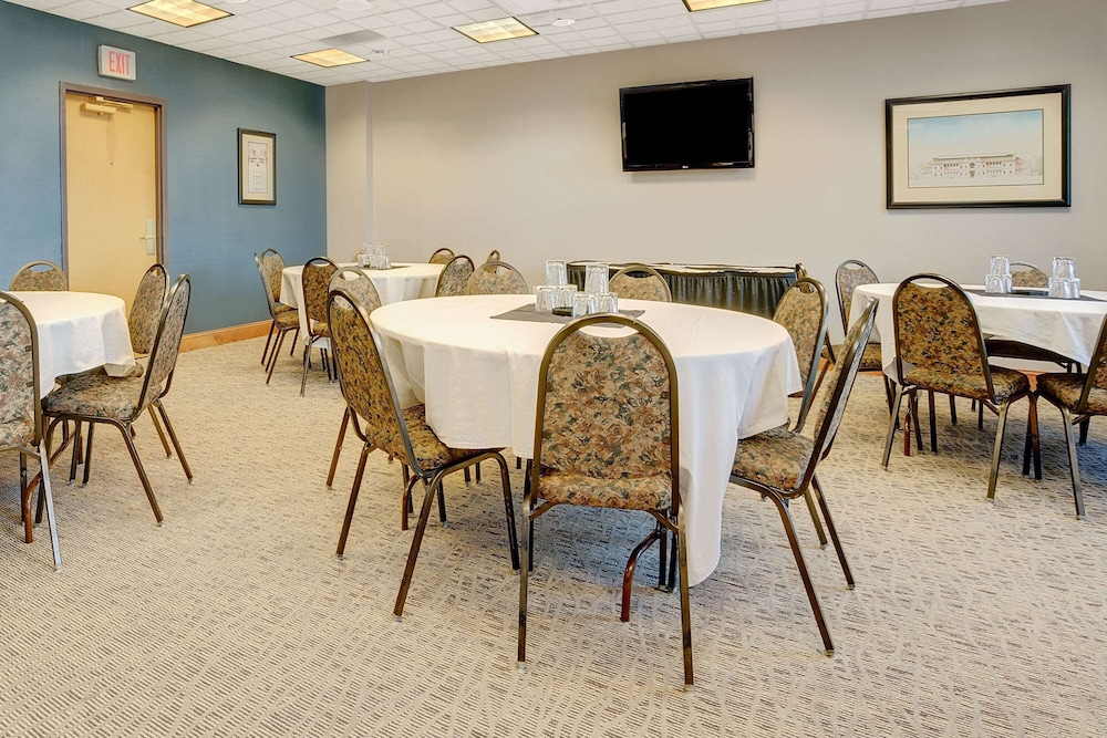 Wingate by Wyndham Fargo - photo 43