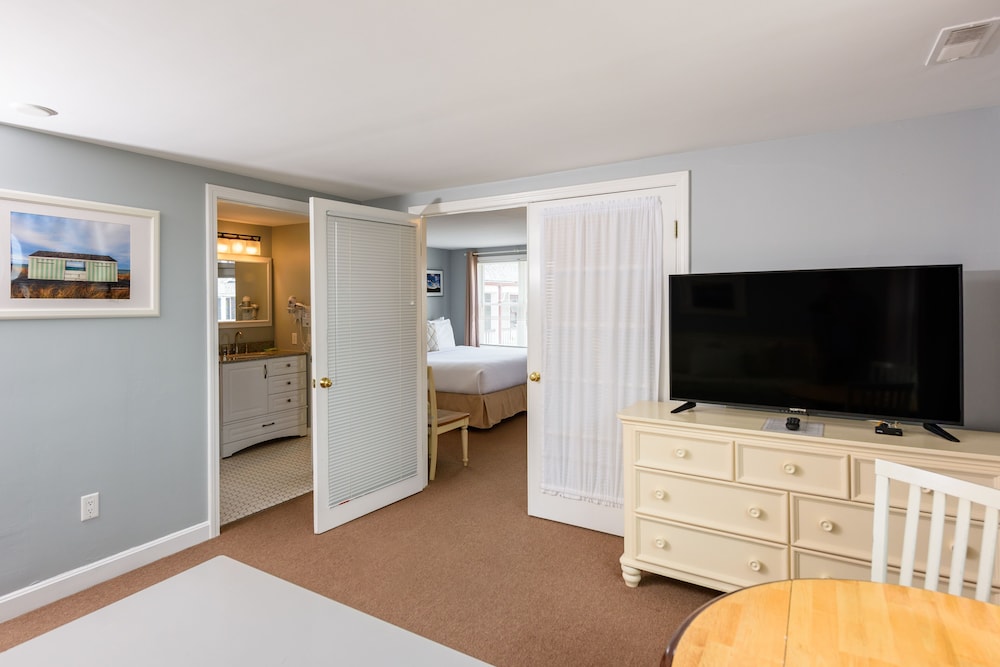 MV Surfside Hotel - photo 26