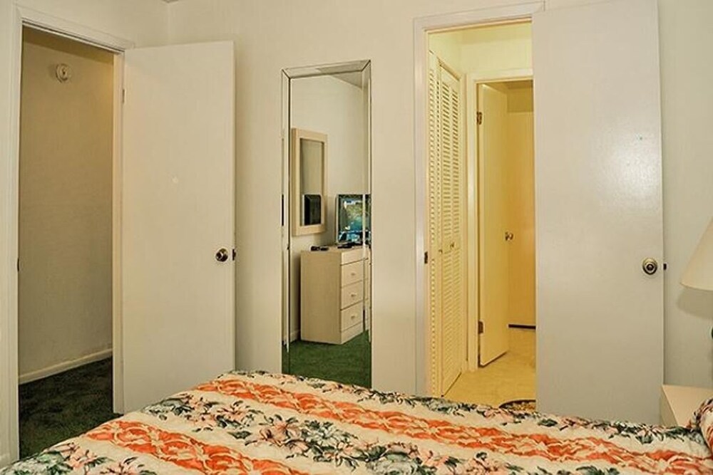 Emerald Shores Resort 2001 627850 by RedAwning - photo 2