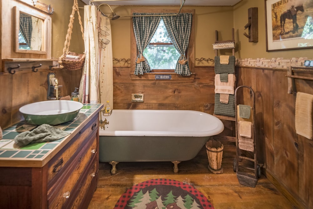 Country Woods Inn - photo 40